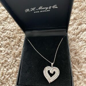 White gold, diamond Heart Pendant Necklace